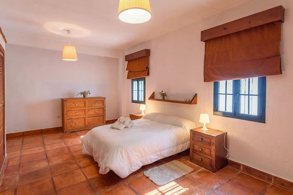 Casa Rural Aguasal El Bosque by Ruralidays in Prado del Rey, Pueblos Blancos