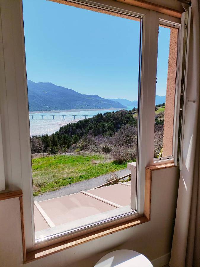 Gîte pour 2 personnes, avec vue sur le lac ainsi que jardin et vue à Savines-le-Lac - 4