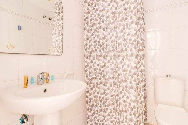 Location de vacances pour 6 personnes, avec jardin dans Castillo del Romeral - 4