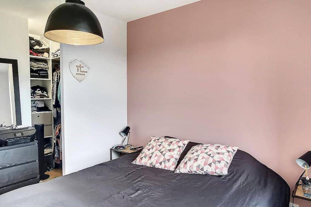 Appartement entier, Three-Bedroom Apartment in Neuville-sur-Saône, Lyon et ses environs
