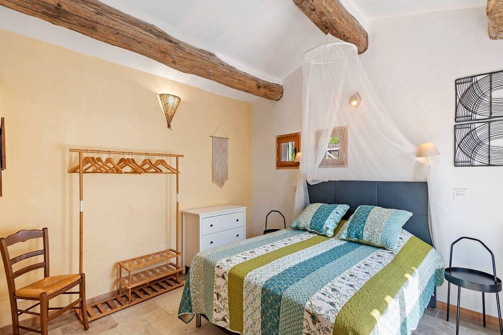 Villa in Bargemon with Pool and Mountain Views in Bargemon, Draguignan region