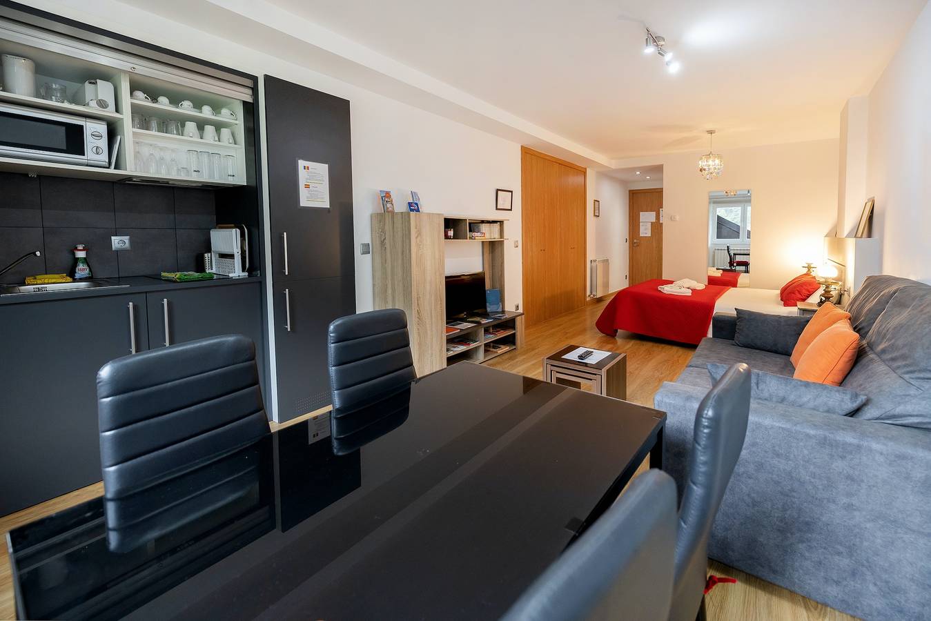 Entire studio, Modern studio in Arinsal of 40 m² with mountain view in Arinsal, Pal Arinsal