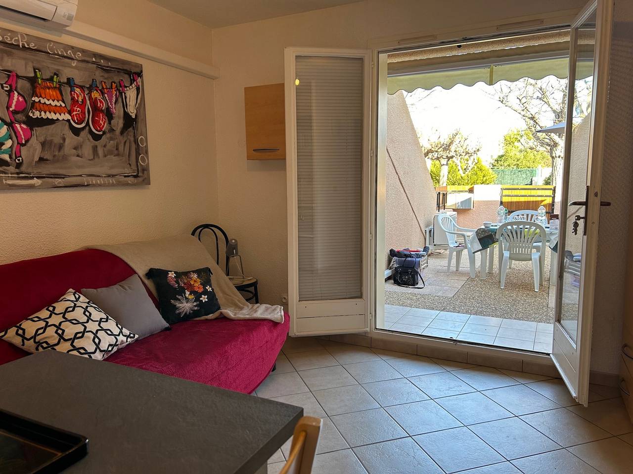 Entire apartment, Saint Cyprien: Cosy T2 Climatisé, Parking Privé, Cour Fermée, À 500m Plage et Port in Saint-Cyprien-Plage, Saint-Cyprien