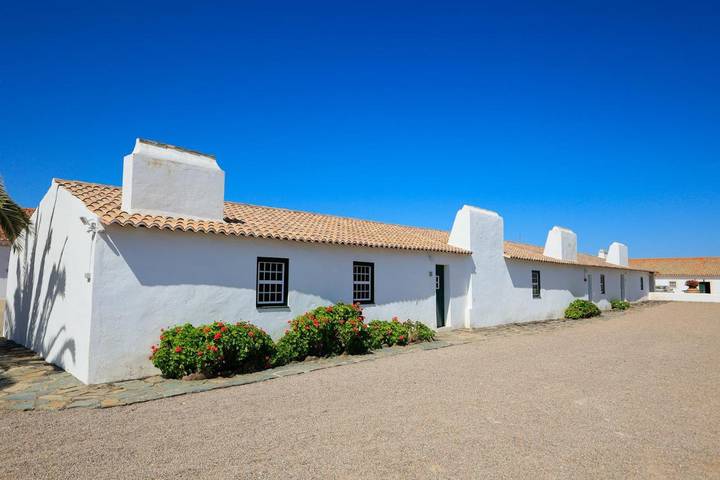 Location de vacances pour 22 personnes, avec piscine et terrasse dans Avis - 3