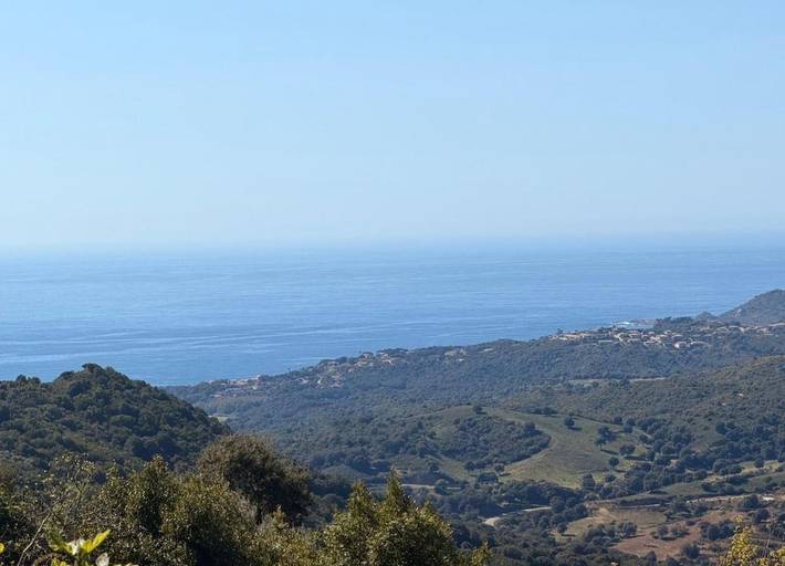 Gîte pour 4 personnes, avec terrasse ainsi que vue et jardin à Sant'Andréa-d'Orcino