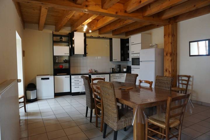 Gîte pour 8 personnes, avec jardin et terrasse à Les Estables - 3