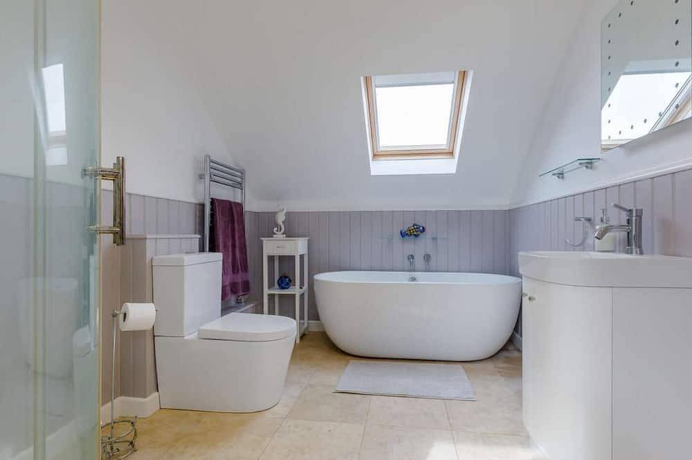 4 Bed in Bridport in West Bay, Dorset