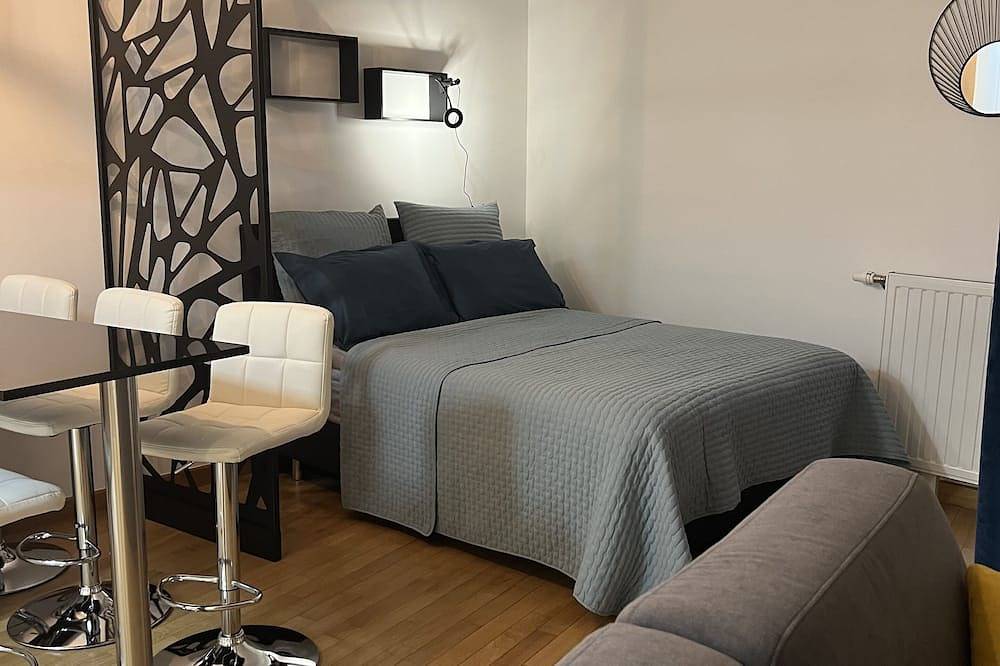 Entire apartment, Lovely studio 5 minutes to Paris-La-Defense in La Garenne-Colombes, Hauts-de-Seine