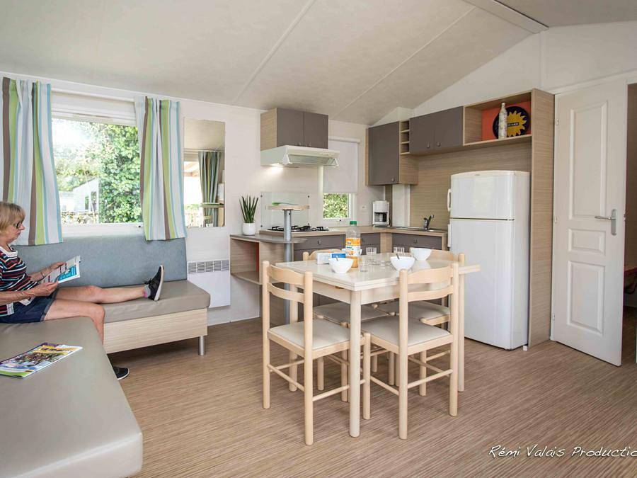 Camping Paradis l'Ile de Kernodet - Mobile home 4 persons - Mh Confort Presqu'ile 2ch 4 pers in Saint-Molf, Côte d'Amour
