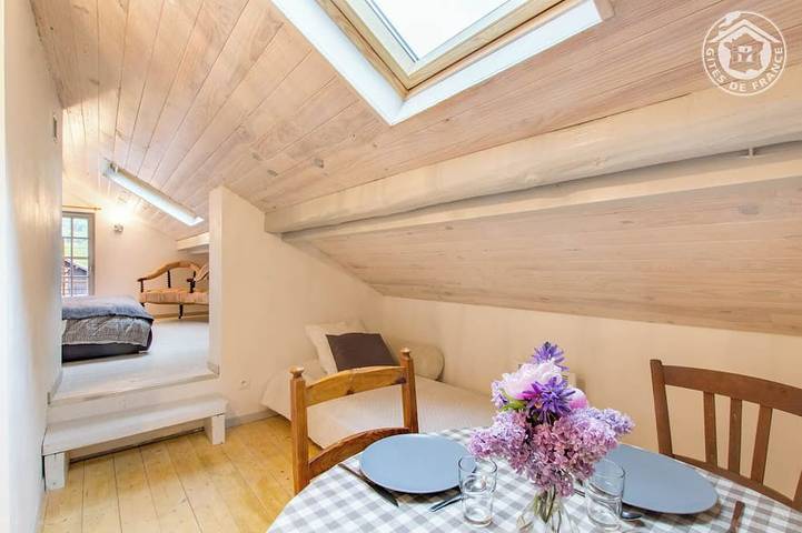 Location de vacances pour 2 personnes, avec terrasse à Lépin-le-Lac - 3