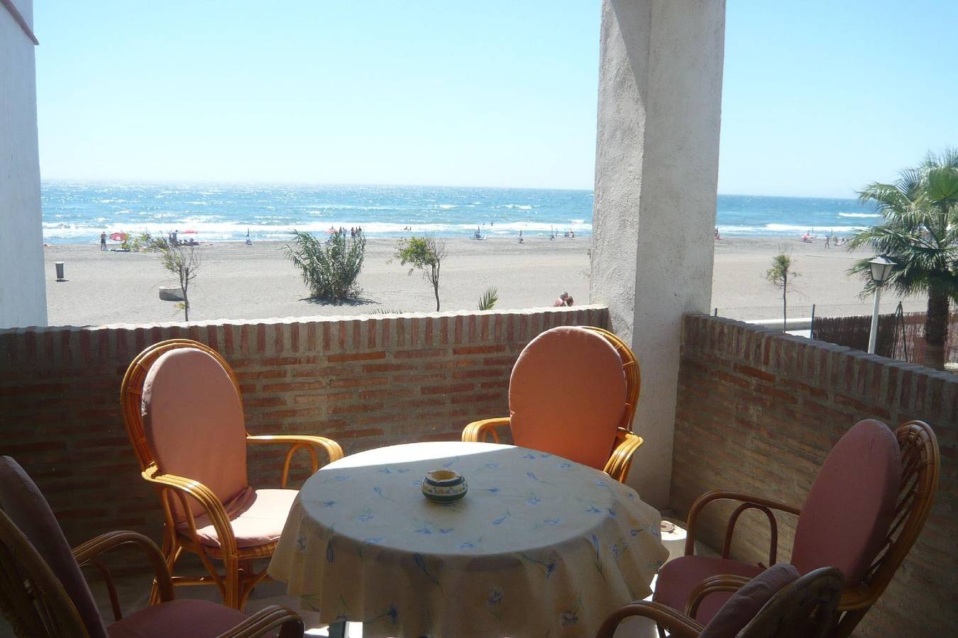 Apartamento vacacional entero, Apartamento junto a la playa con piscina y aparcamiento in Torrox Costa, Torrox