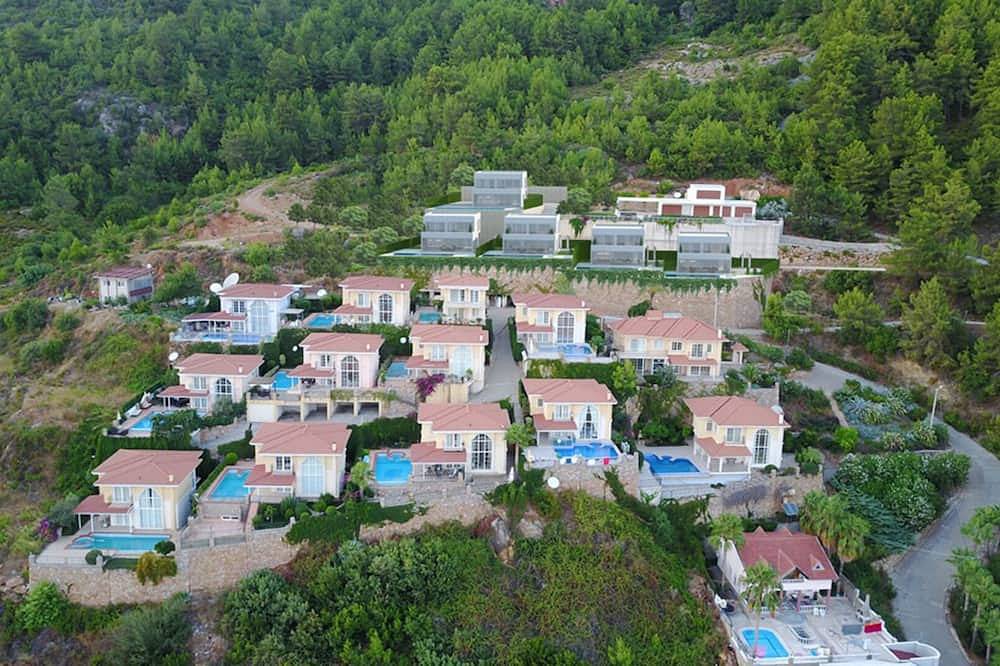 Stunning Sea and Castle Views, Alanya Villa 1024 in Alanya, Antalya Province