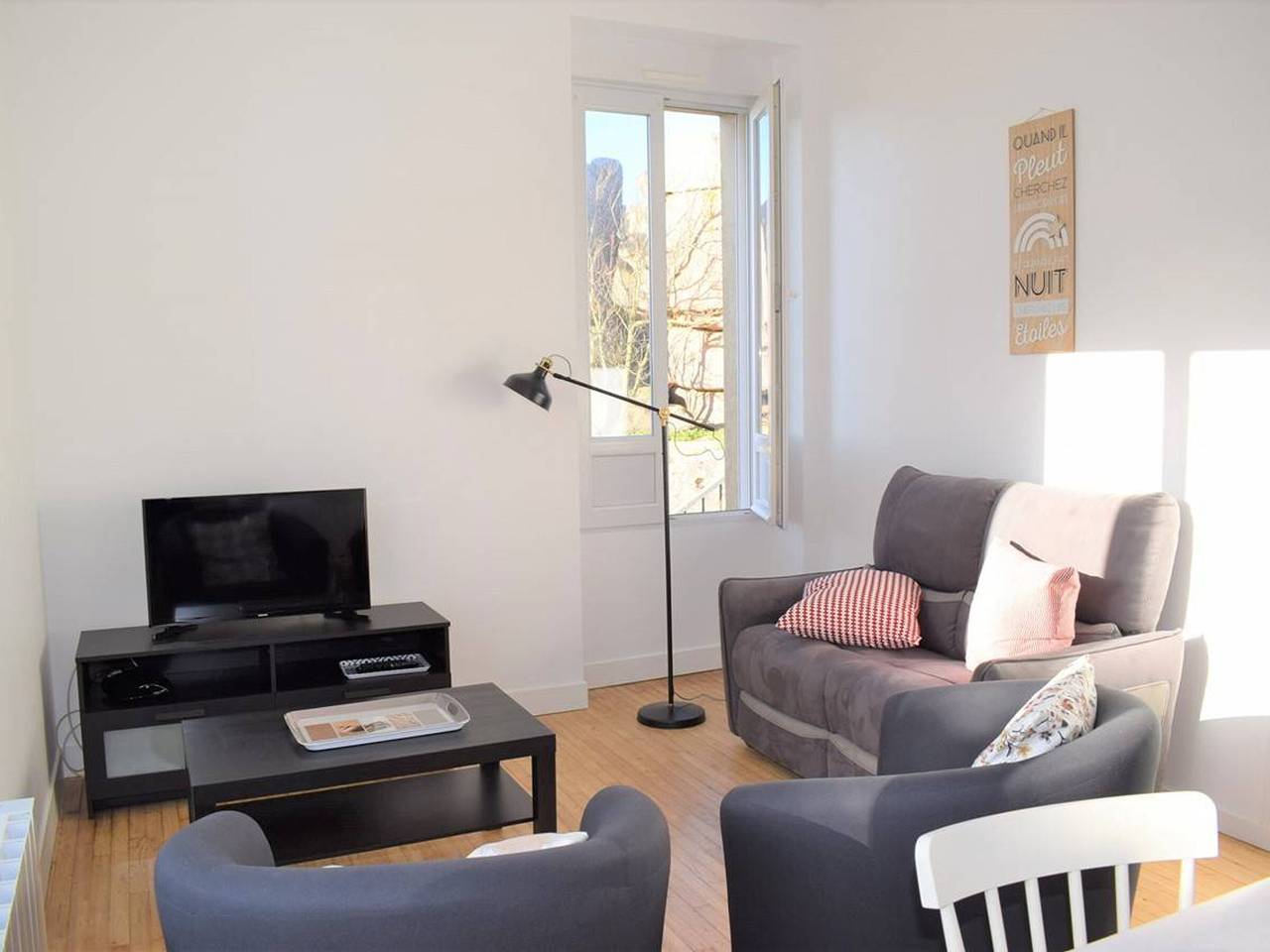 Maison rénovée face à la plage du Coz-Pors avec jardin - 2 chambres in Coz-Pors, Trégastel