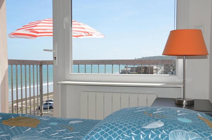Gîte pour 2 personnes, avec vue ainsi que balcon et jardin dans Les Rosaires
