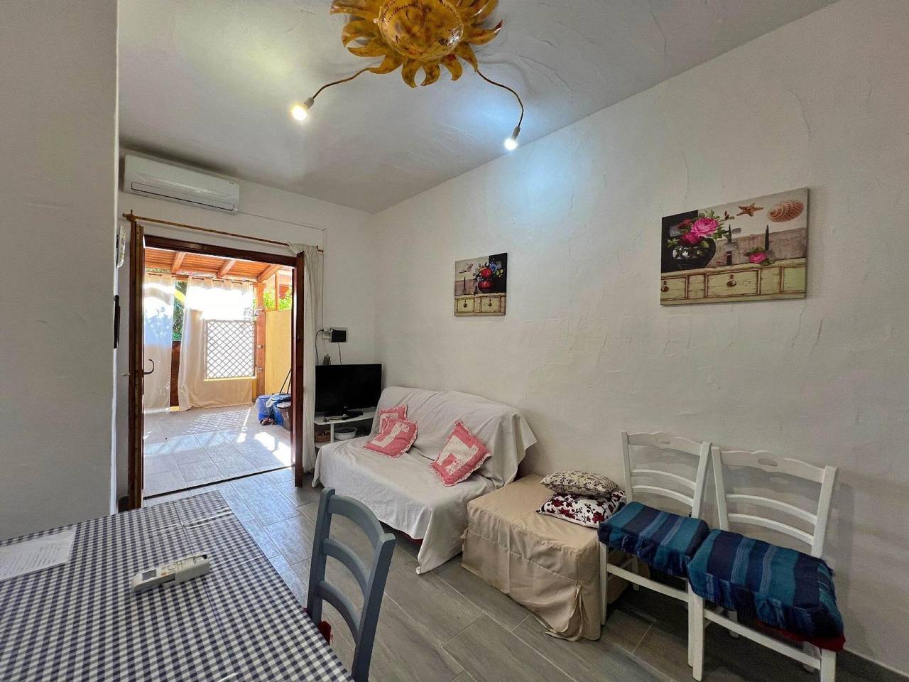Appartamento intero, Appartamento 'La Casetta Di Lulu' con terrazza privata, giardino privato e aria condizionata in Crabonaxa/Villasimius, Villasimius