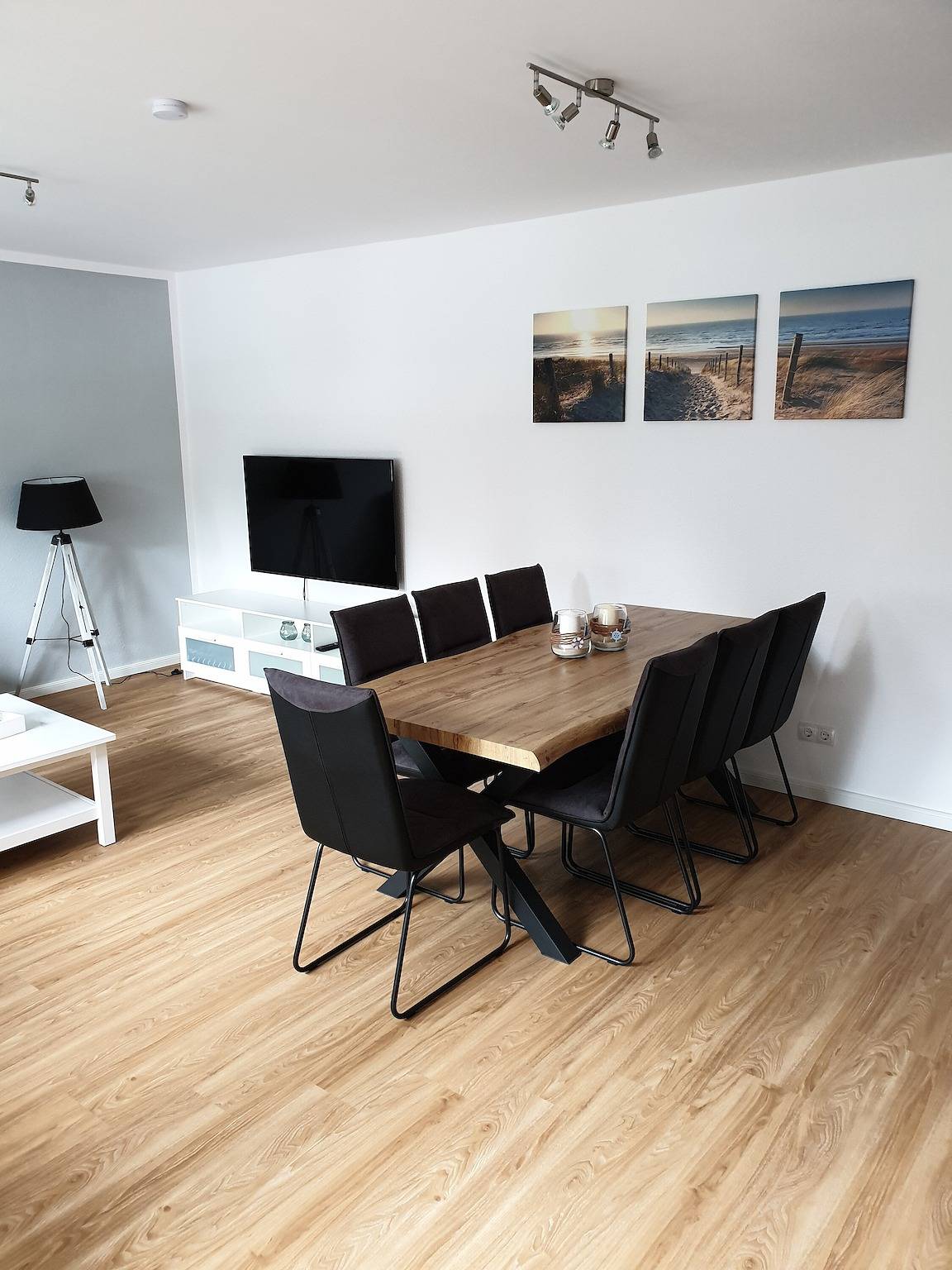 Ganze Wohnung, Apartment 'Moderne Ferienwohnung Meerzeit' mit privater Terrasse, Garten & Wlan in Horumersiel, Wangerland