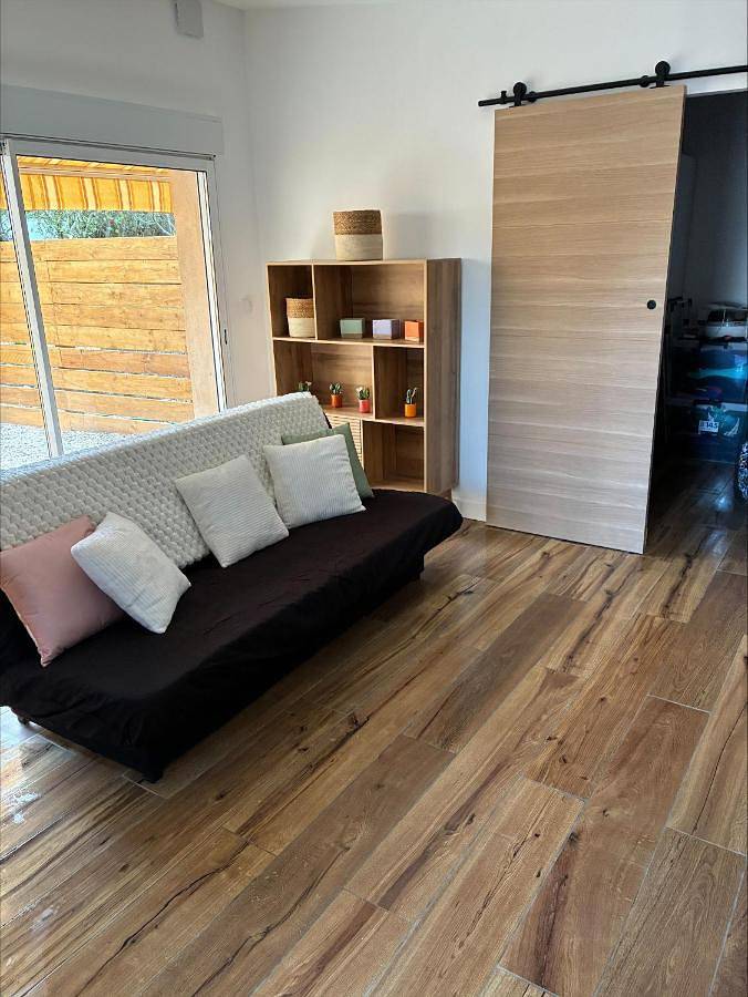 Location de vacances pour 2 personnes, avec Terrasse à Sainte-Tulle