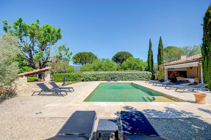 Location de vacances pour 2 personnes, avec jardin ainsi que vue et piscine dans le Luberon - 2