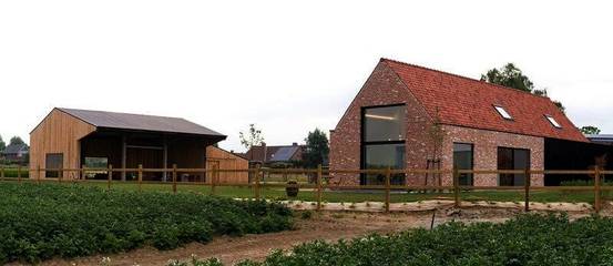 Gîte pour 10 personnes, avec jardin et jacuzzi, adapté aux familles à Zonnebeke