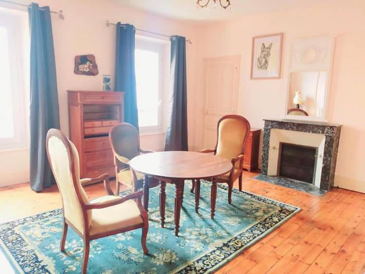 Chambre d’hôte pour 6 personnes, avec vue ainsi que jardin et terrasse en Auvergne - 4