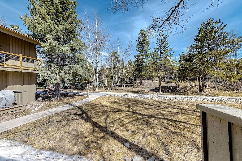 Ganze Wohnung, Cozy Ski Condo w/ Fast Wifi & a Wood-Burning Fireplace - Walk to the Lifts in Arapahoe Basin