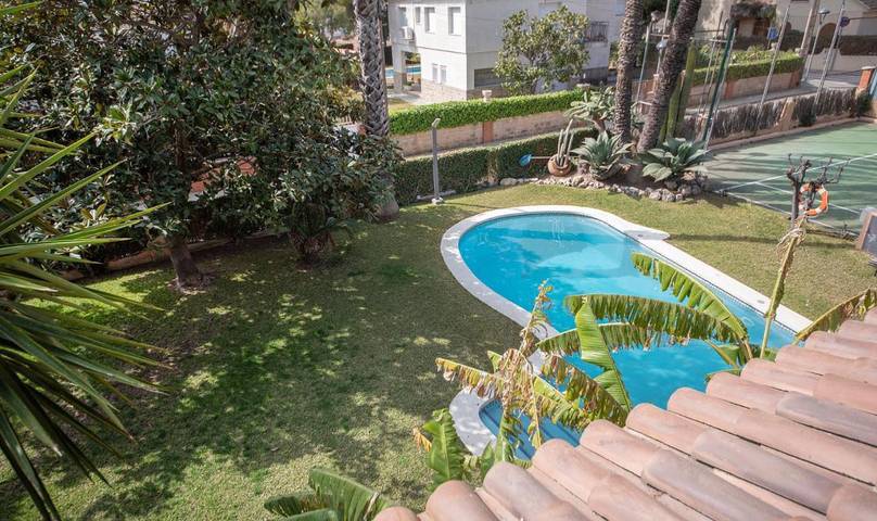 Location de vacances pour 8 personnes, avec jardin ainsi que piscine et terrasse dans Segur de Calafell - 2