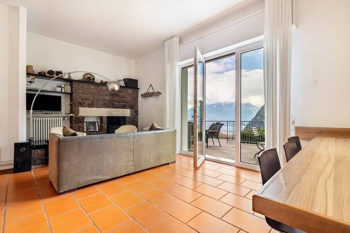 Ferienhaus für 9 Personen, mit Garten und Seeblick in Tenno - 2
