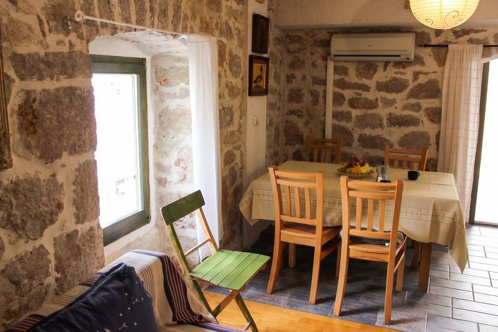 Ganze Wohnung, Komfortable Wohnung in Betina, 52 m², klimatisiert in Betina, Tisno