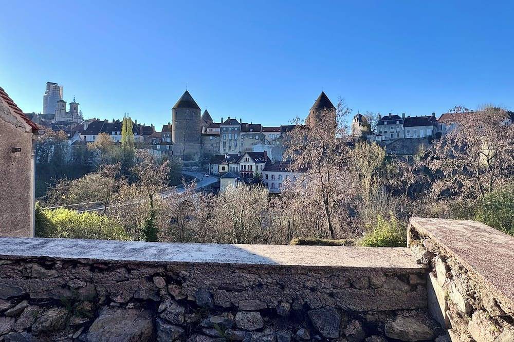 Votre parenthèse bourguignonne aux portes des remparts de Semur-en-Auxois ! in Semur-en-Auxois, Région de Montbard