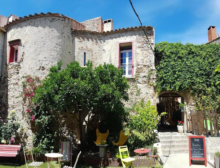 Location de vacances pour 5 personnes, avec Terrasse ainsi que Jardin et Piscine à Rivesaltes