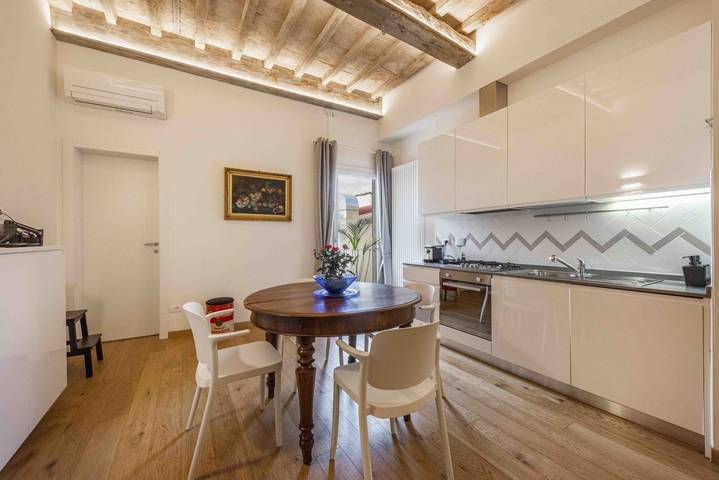 Ganze Wohnung, Porcellana Charming Apartment By MMega in Florence city center, Florenz