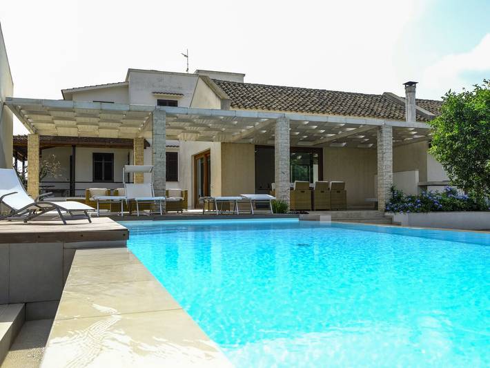 Location de vacances pour 9 personnes, avec Jardin et Piscine à Marsala