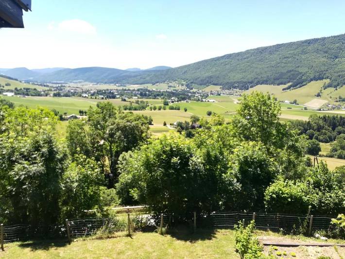 Appartement de vacances pour 3 personnes, avec jardin ainsi que terrasse et vue