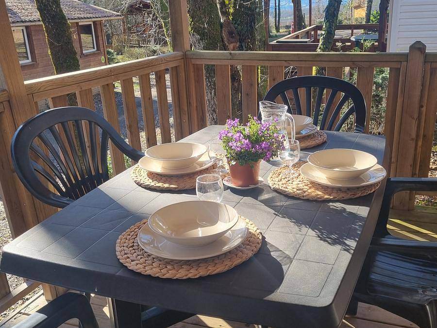 Camping La Garenne - Mobilheim 4 personen - 71 Résidence les chênes + Überdachte Terrasse +Fernsehen 1/4 Pers. in Peyrignac, Périgord Noir