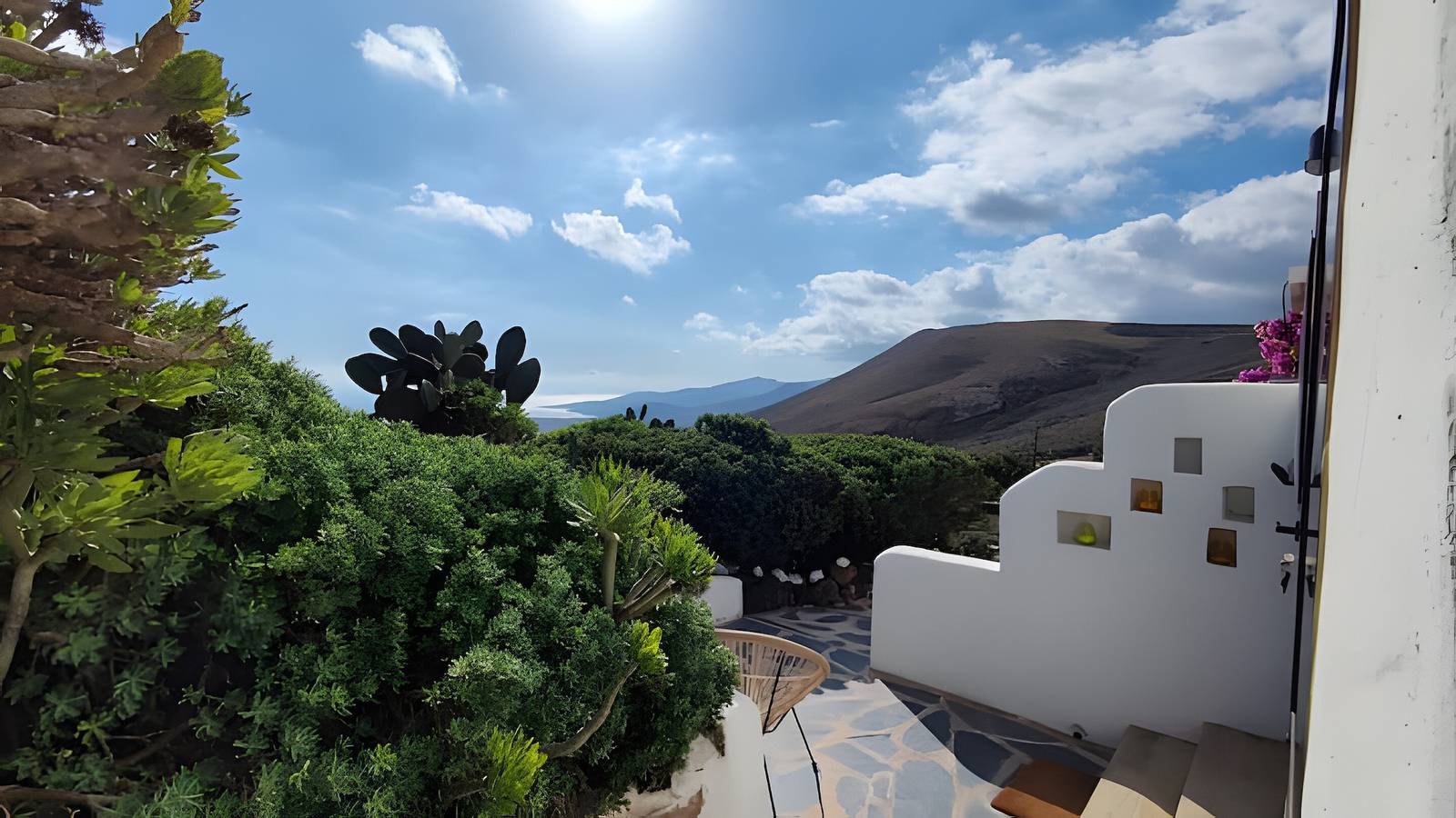 Casa de vacaciones 'Casita Sweet Tabaiba' con vistas al mar, terraza privada y Wi-Fi in Tías, Lanzarote