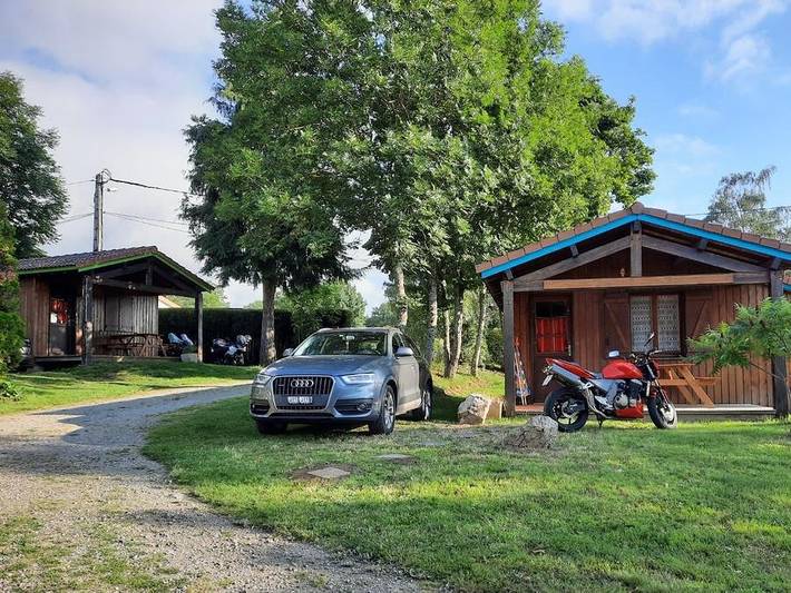 Chalet voor 4 personen, met Zwembad en Sauna in de Auvergne