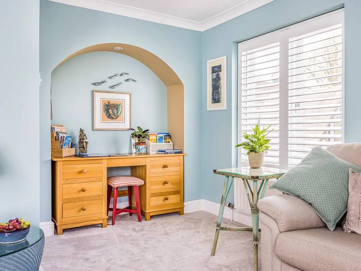 City Centre Town House w Parking - Pass the Keys in Chichester, West Sussex