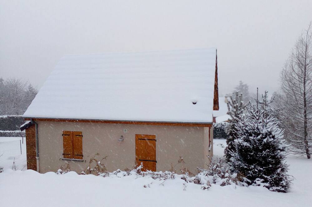 Maison Neuve *** A 1Km Du Lac Chambon in Murol, Volcans d'Auvergne Regional Nature Park