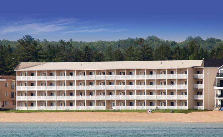 Resort para 6 personas, con balcón y vistas al lago además de vistas y piscina - 1