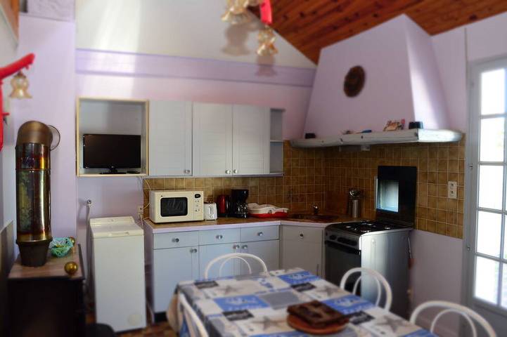 Beautiful, quiet residence in the countryside 5 kms from the beach in Le Perrier, Vendée
