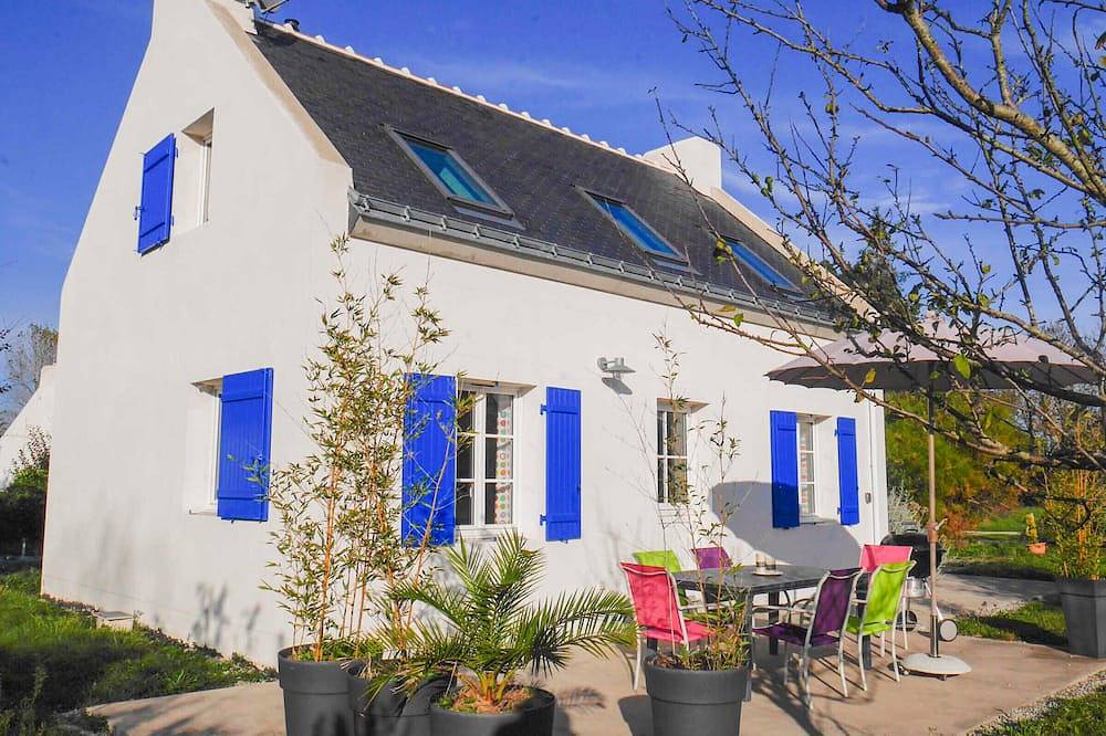 New comfortable house near beaches, 2 bedrooms in Locmaria, Côte des Mégalithes