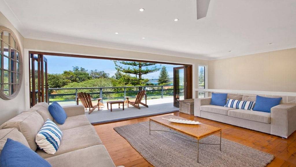 Pine View, Nord Avoca - Direkt Am Strand, Ocean Views, Pet Friendly in North Avoca, New South Wales