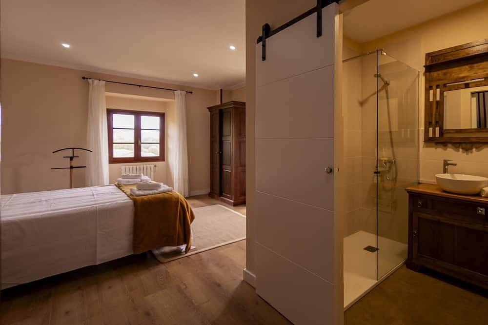 Entire apartment, Vieiro Verde 2 Rustic in Viveiro, Galician Coast