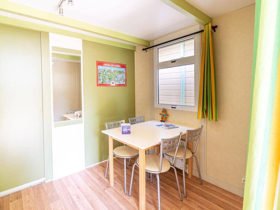 Camping Le Colporteur - Ciela Village - Chalet 4 personen - Ciela Confort Compact - 2 slaapkamers in Le Bourg-d'Oisans, Écrins Nationaal Park