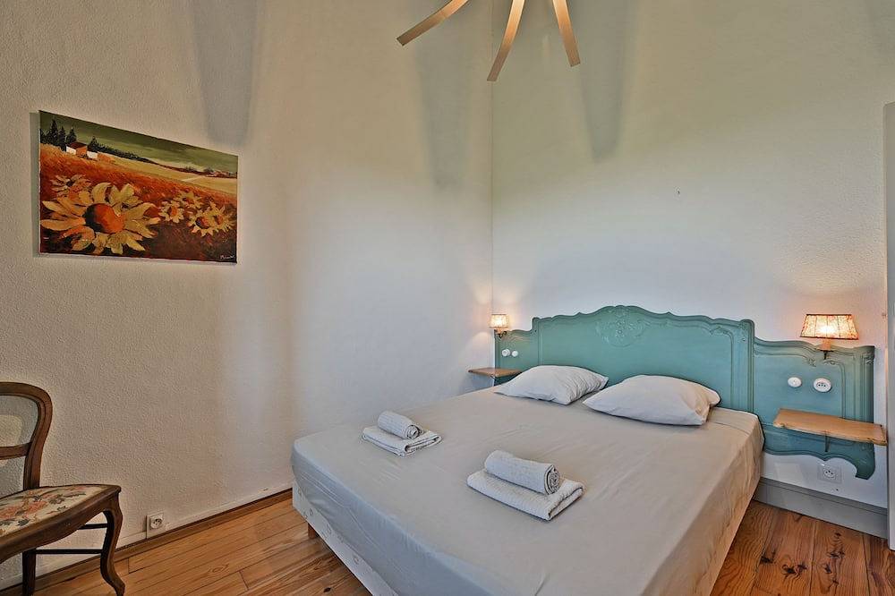 La Maison de Campagne***, in Provence Gîte with swimming pool and bicycles in Beaucaire, Nimes und Umgebung