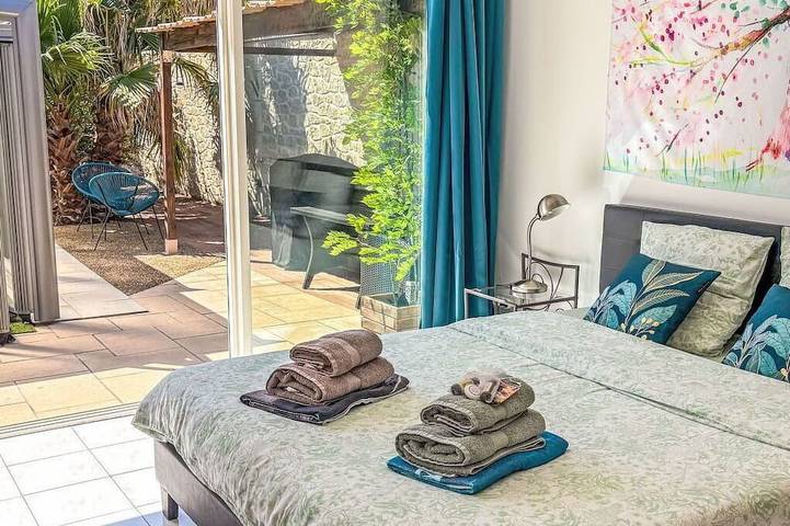 Casa de vacaciones privada con A/C, bañera de hidromasaje, piscina privada, WIFI, TV, patio in Caumont-sur-Durance, Vaucluse
