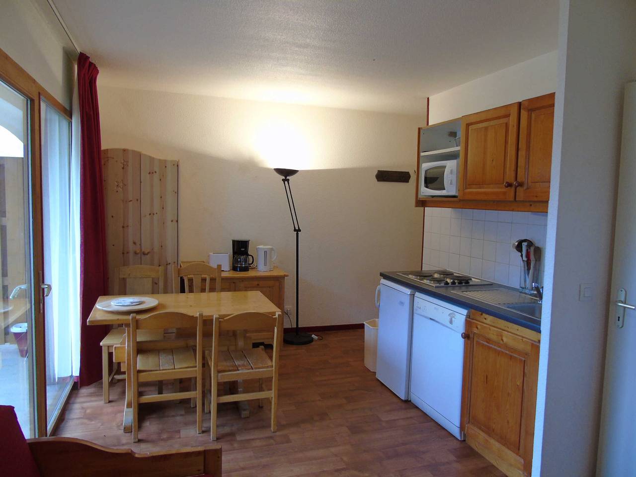 Geheel appartement, Cozy 2-Room Apartment for 4 with Terrace, Near Ski Lifts and Shops in Valfréjus in Valfréjus, Modane