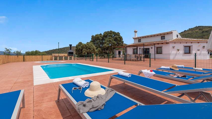 Location de vacances pour 12 personnes, avec Balcon/Terrasse et Piscine à Casabermeja