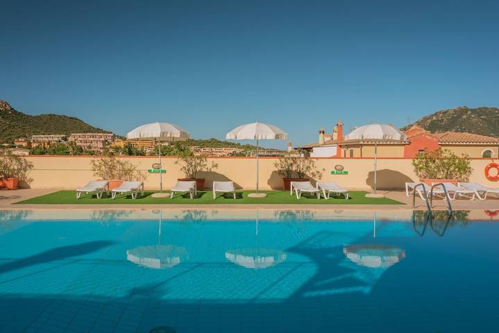 Ferienwohnung für 3 Personen, mit Balkon/Terrasse und Pool in Villasimius