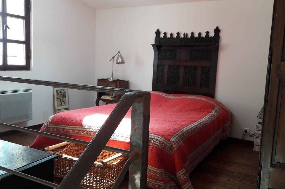 Charming house :le Garage 50m2 in Aiguines, Brignoles region